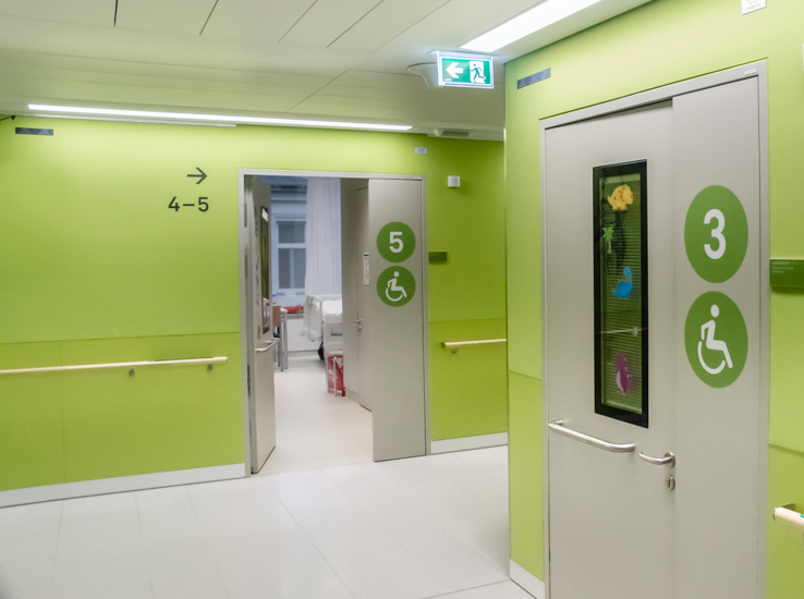 Flächenbündige Türverglasung